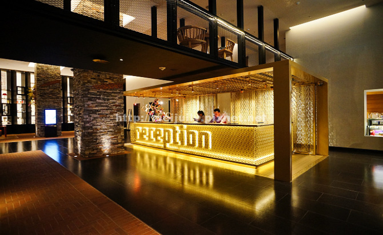 東區(qū)時尚酒店天幕投影